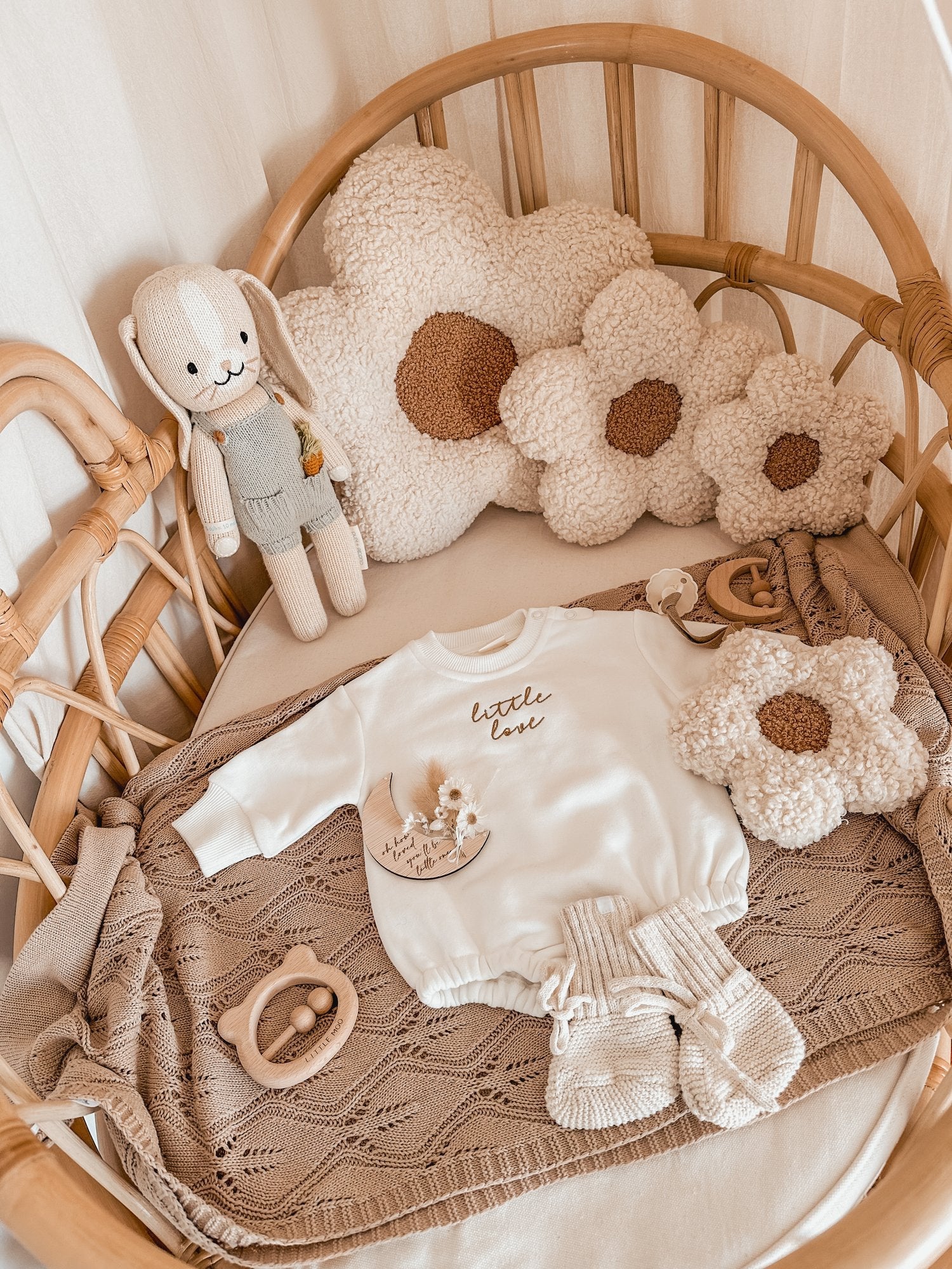 Daisy Pacifier Holder - Mushroom - Millie and Rose