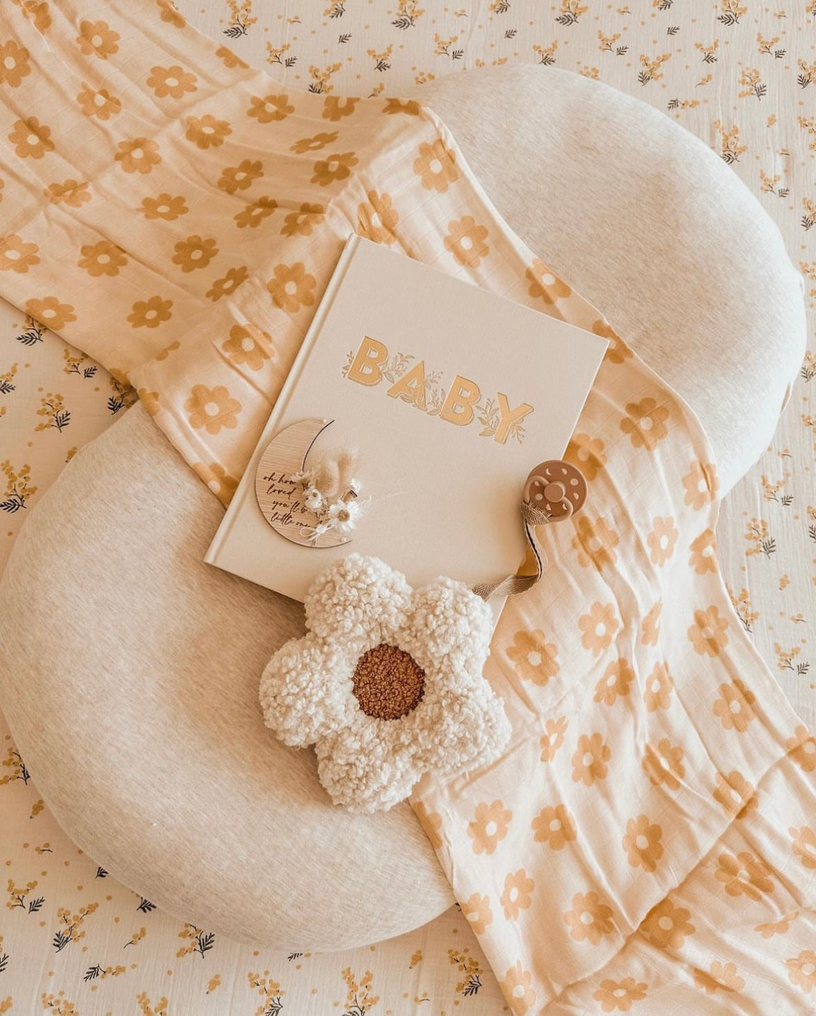 Daisy Pacifier Holder - Mushroom - Millie and Rose