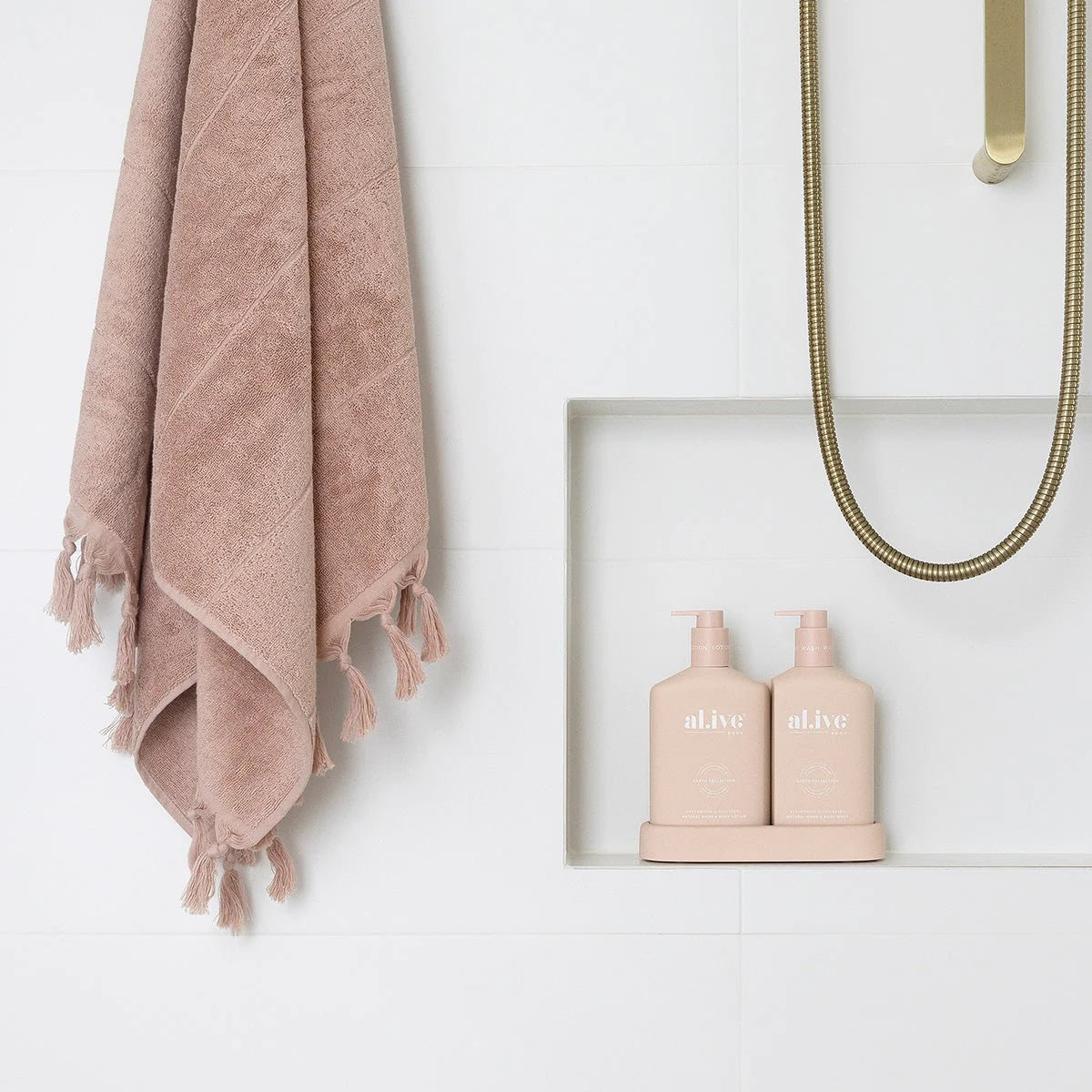 al.ive body - Wash & Lotion Duo + Tray - Applewood & Goji Berry