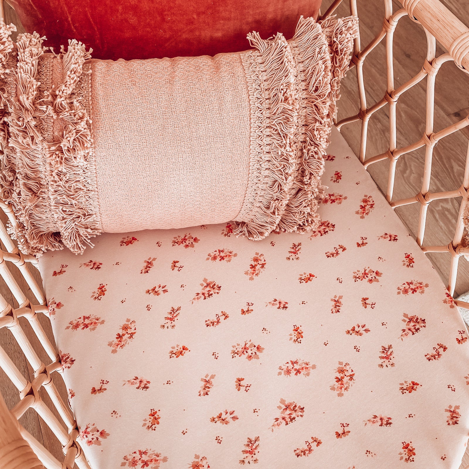 Snuggle Hunny Kids - Bassinet Sheet / Change Pad Cover - Esther
