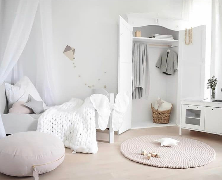 LitDeluxe Star Cushion - Kids Scandi Bedroom - Little Bambino Bear