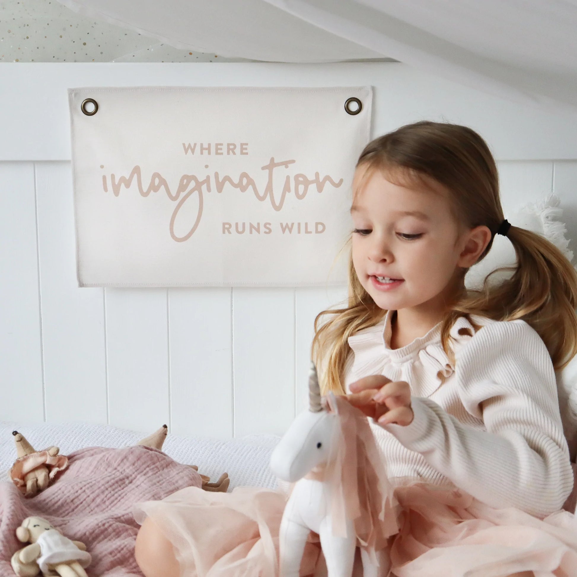 Leonie and the Leopard - Imagination Mini Flag