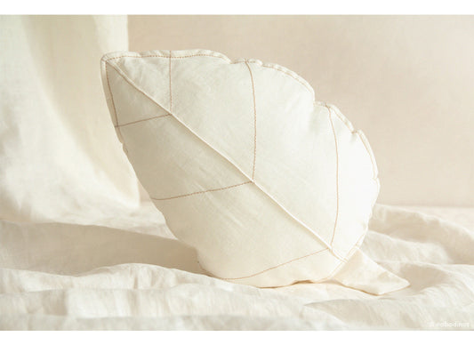Nobodinoz Lin Français Leaf Cushion • Off White