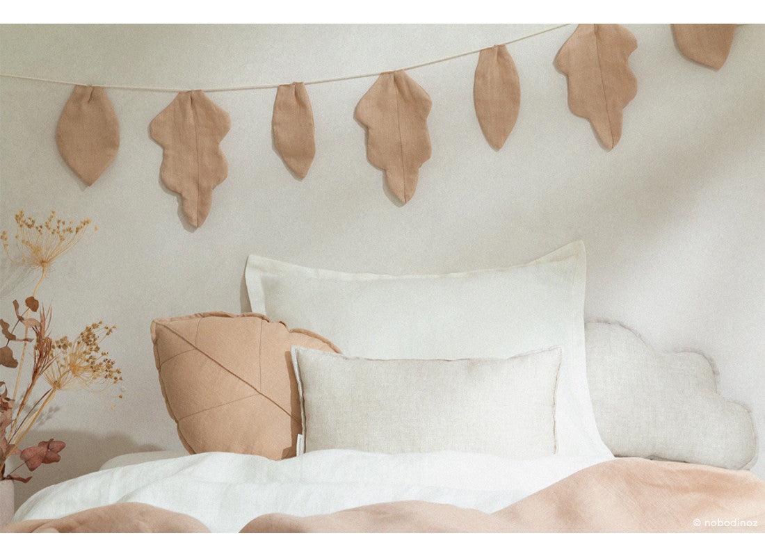 Nobodinoz Lin Français Leaf Cushion • Sand