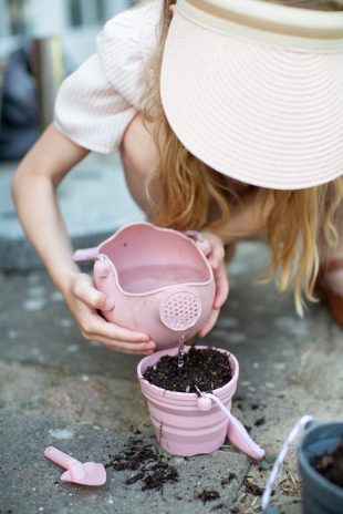 Scrunch Watering Can - Dusty Rose