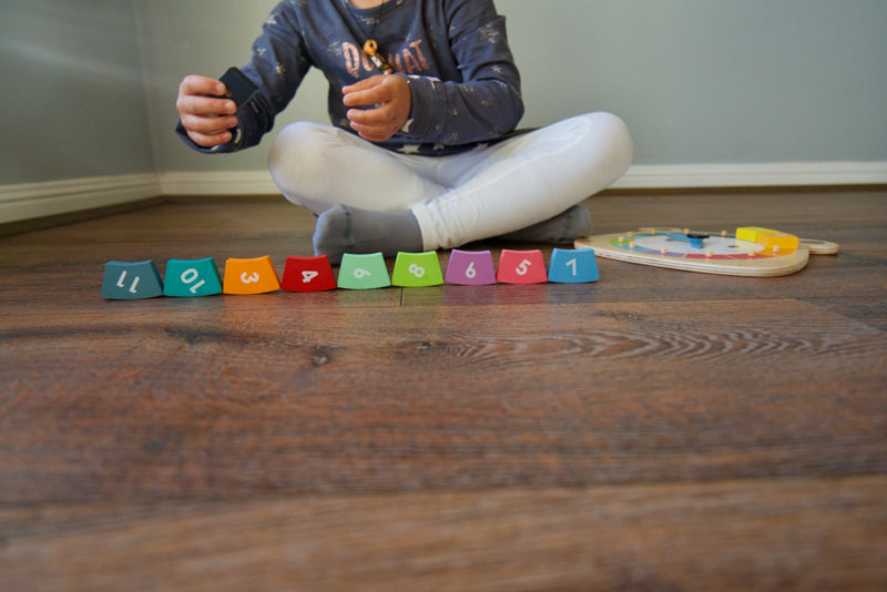 Tender Leaf Toys - Bear Colours Clock